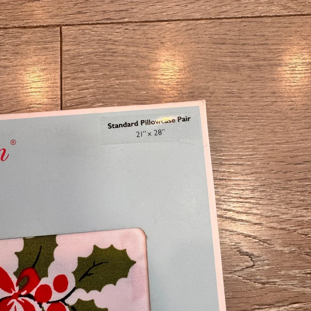 NIB Cath Kidston London Christmas Holly Multi Pillowcase Pair 200 Thread Percale